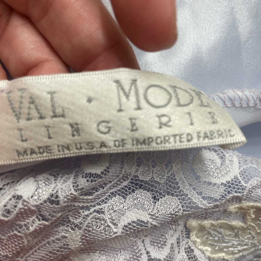 Val Mode Made in USA vintage Silky Lace Trim Chemise with robe. Size medium - Picture 8 of 9